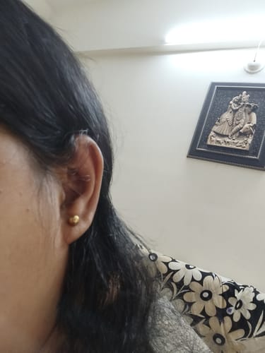 Customer photo review of Plain Ball Stud Earrings