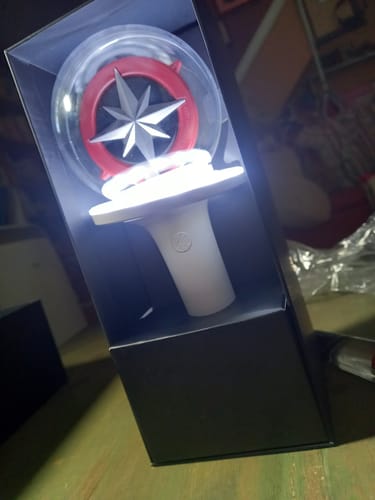 Customer photo review of STRAY KIDS - OFFICIAL LIGHT STICK VER.2