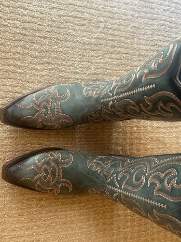 Customer photo review of Women's Circle G Embroidery & Triad Western Boots