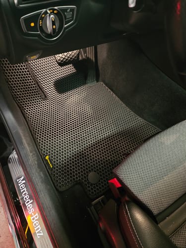 Customer photo review of Auto Fußmatten nach Maß - Vorne