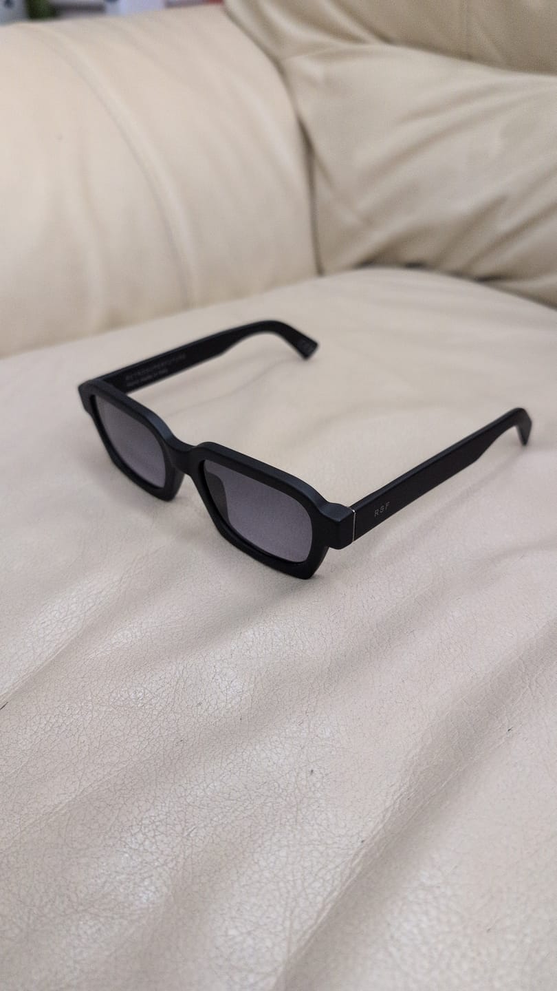 Customer photo review of Caro Estate Black Matte Purple