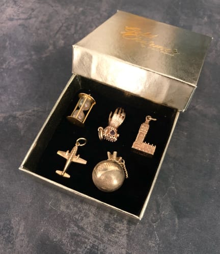 Customer photo review of The Jewelled Regal Hand Charm (9ct 375 Gold made in 1973)