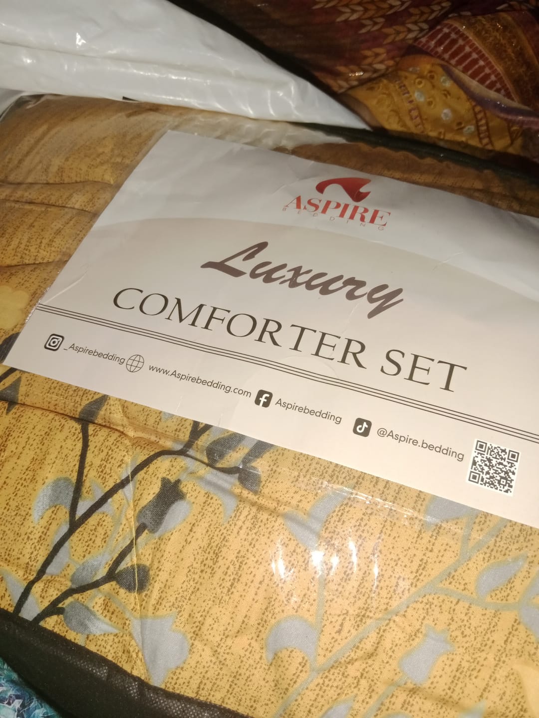 Customer photo review of CROCUS Comforter Set- 7 Pcs