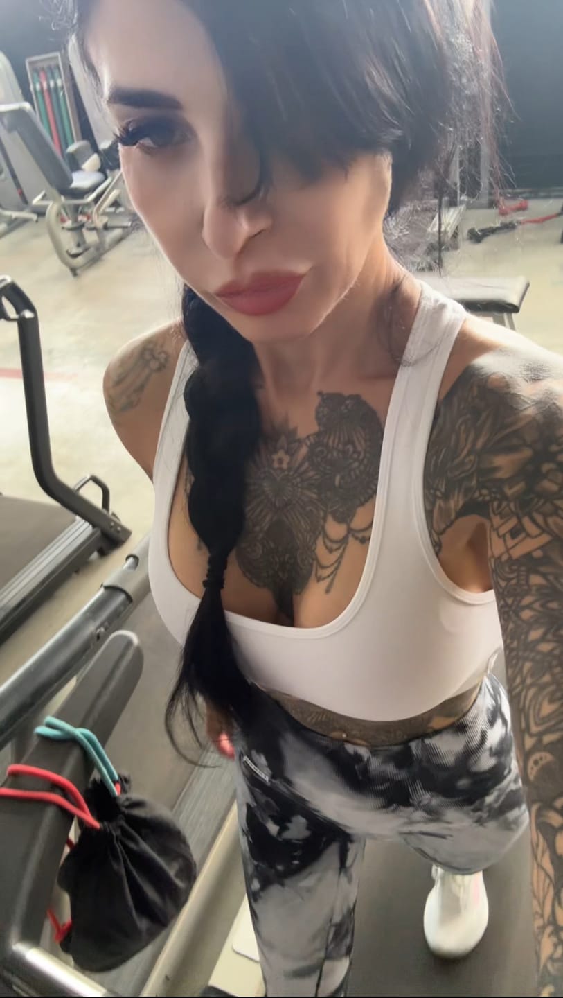 Customer photo review of Top Neith Bianco