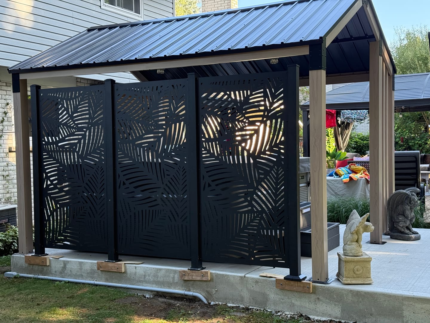 Customer photo review of Privacy Screen (Maui)