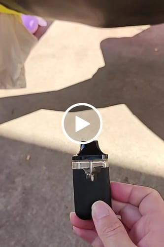 Customer video review of BLUE DREAM THC Disposable Vape Pen Sativa THCH HHC D9 5 Grams