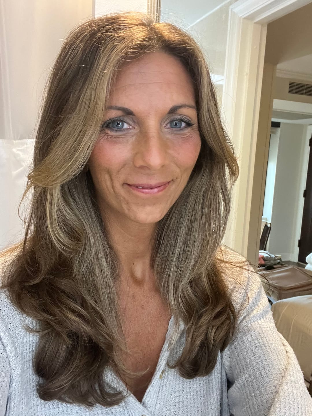 Customer photo review of Root Texturizing Powder + Flex Hold Hairspray Bundle