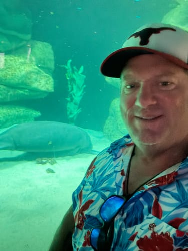 Customer photo review of Floral City Steve – KUNUFLEX Short Sleeve Shirt