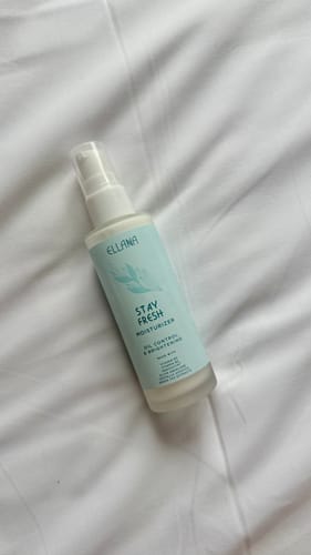 Customer photo review of Stay Fresh Moisturizer Controls Oil and Brightens