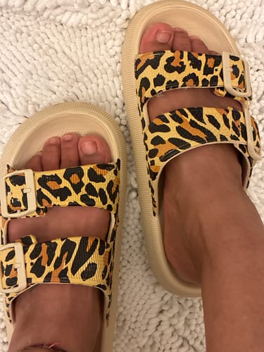 Customer photo review of The Cloudies™ - Sandals