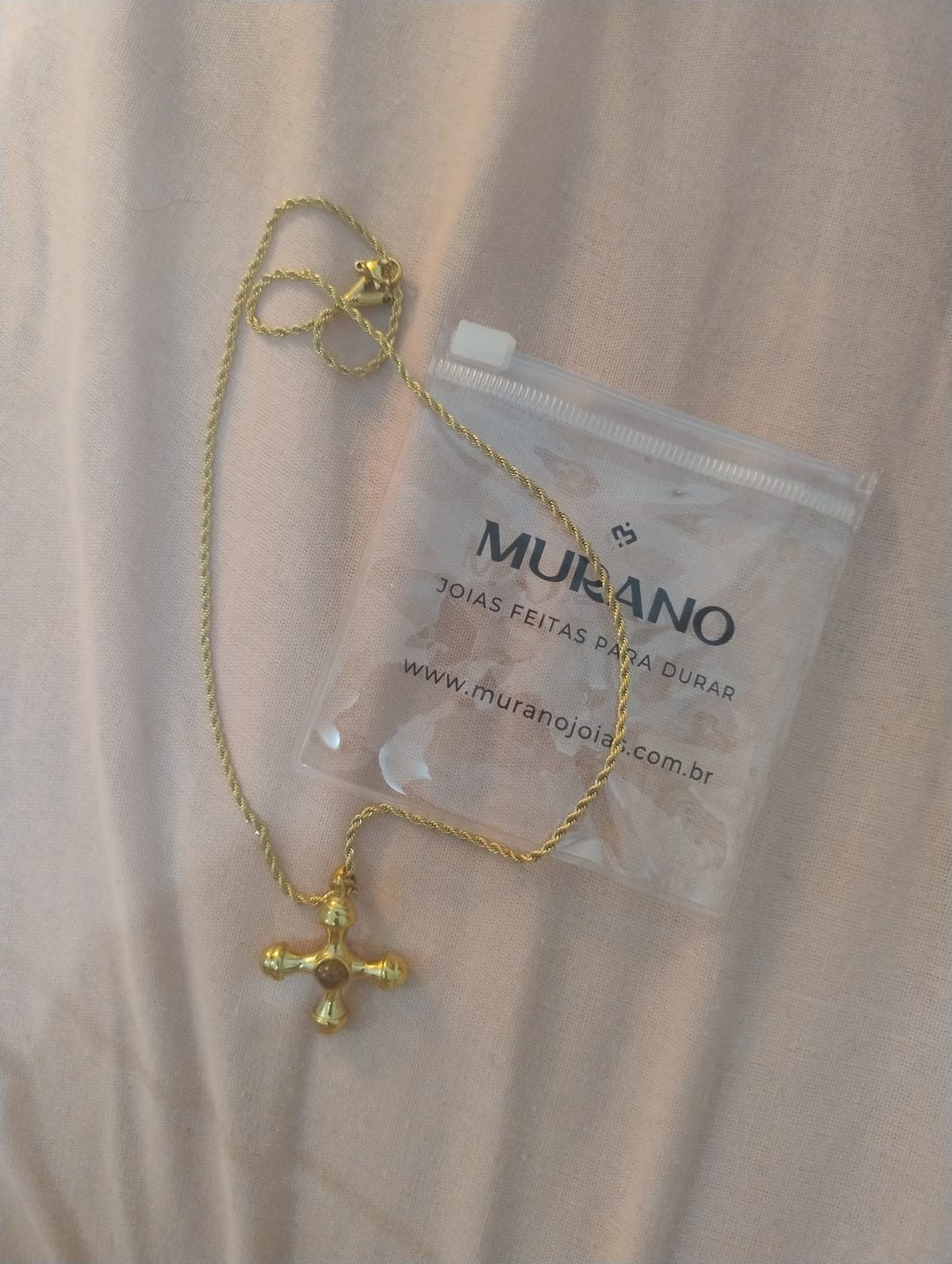 Customer photo review of Colar Olho de Tigre Banhado em Ouro 18k