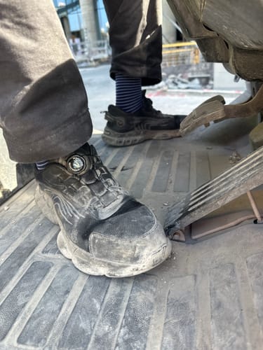 Customer photo review of פיור קומפורט טורבו גיר – נעלי בטיחות חזקה עם טכנולוגיית מגן כפול