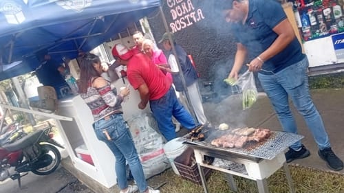 Reseña con foto de un cliente sobre Salchicha Parrillera o Chorizo Argentino