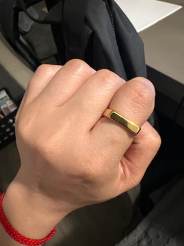 Customer photo review of Lola Bar Signet Ring