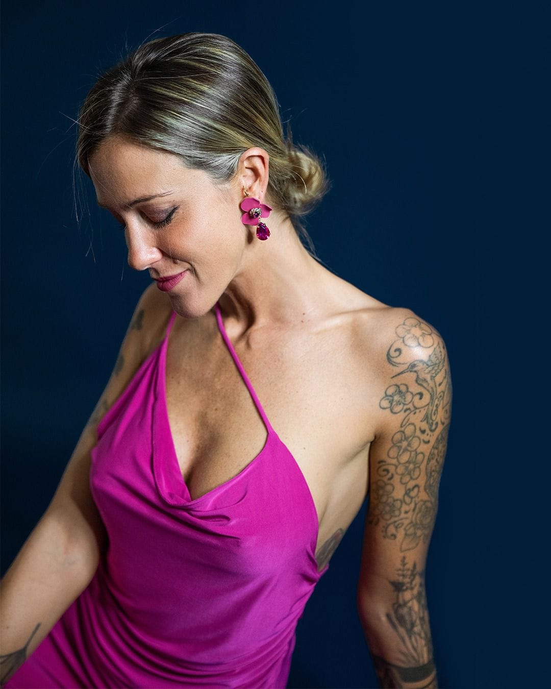 Customer photo review of Orecchini Malva mini - Fucsia con cristalli multicolor