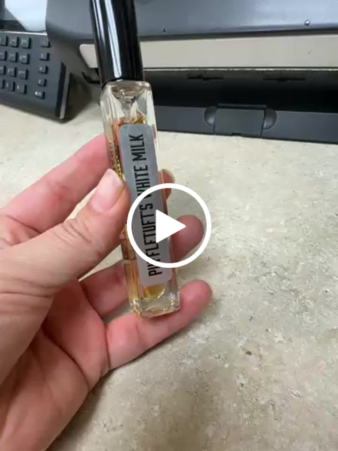 Customer video review of Puffletuft's White Milk