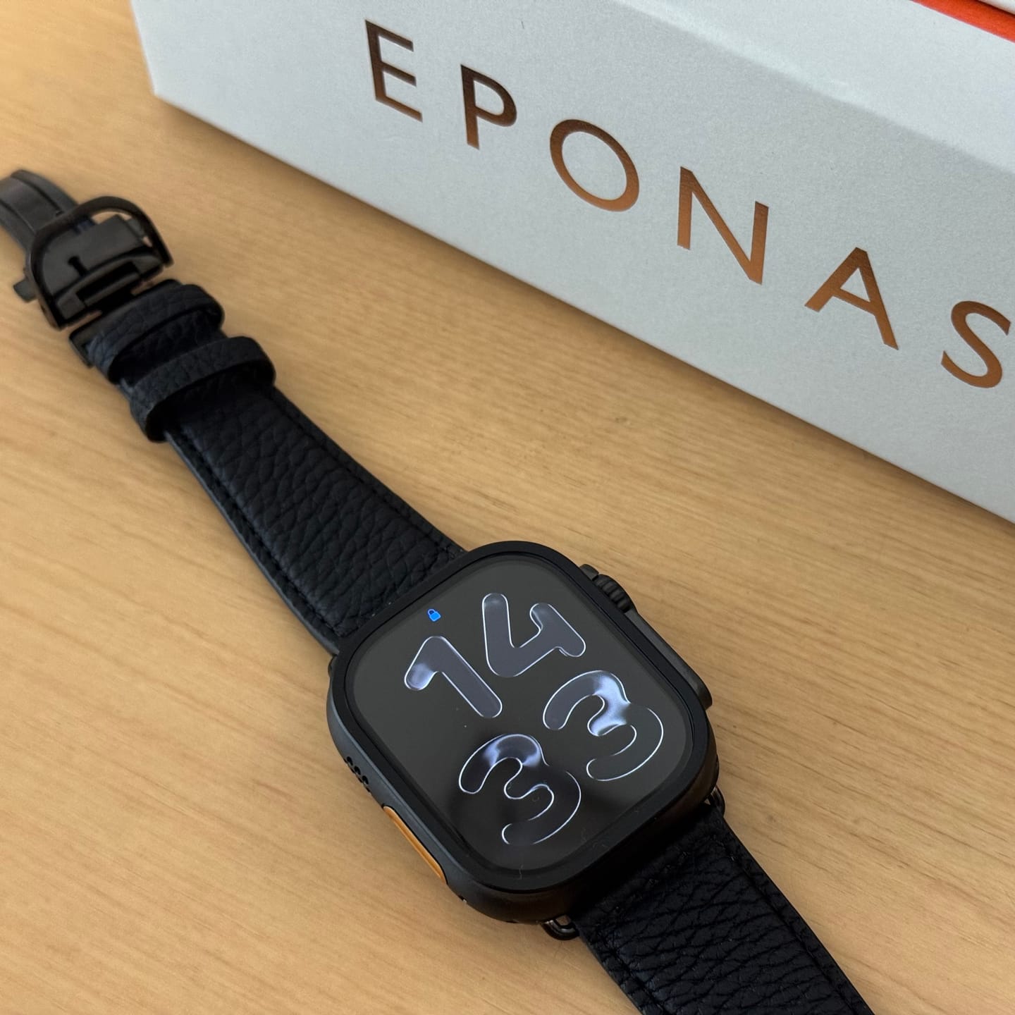 Customer photo review of [９月末発送予定]Apple Watch Ultra 49mm 用レザーバンド Wide  /シルバーメタル