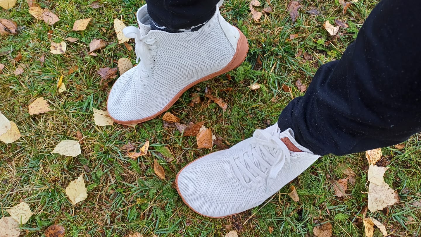 Customer photo review of Vaistoa Iloa Mid korkeavartiset paljasjalkatennarit