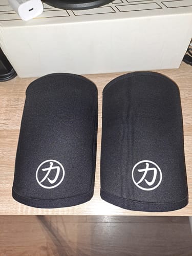 Customer photo review of Strength Shop 7mm Inferno Neoprene Elbow Sleeves - Black (Pair)