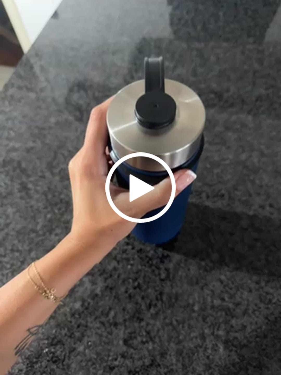Customer video review of DOZZE Cruiser Water Bottle