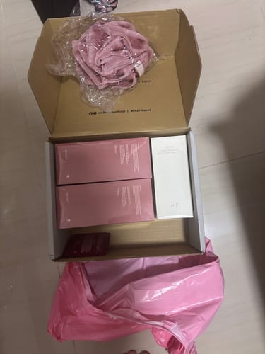 Customer photo review of [YIFEI] Peach Tea & Rose: x2 Body Gel & x1 Lotion (FREE 3 Items)