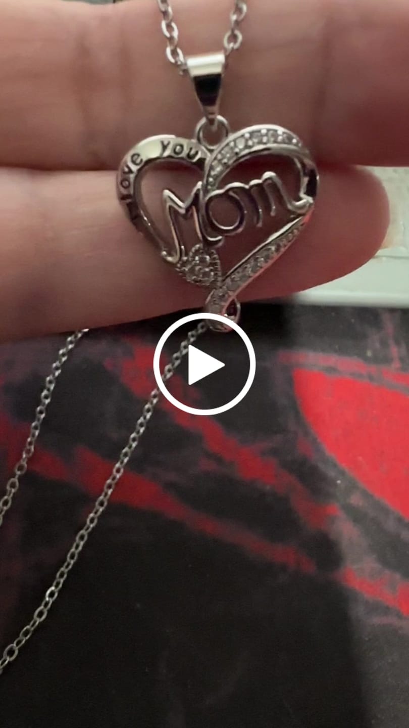 Customer video review of Karina 18k White Gold Plated Mom Heart Pendant Necklace with Simulated Diamond Crystals