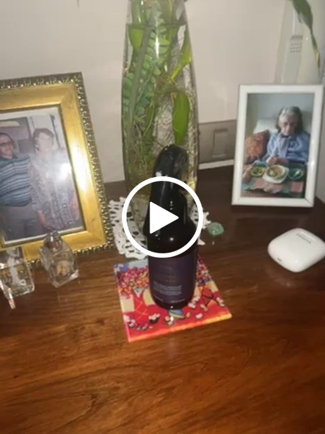 Customer video review of Lavender I Bergamot   - Aromatizante en Spray |  Para Telas y Ropa de Cama | Eliminador de olores en Spray - 120 ml