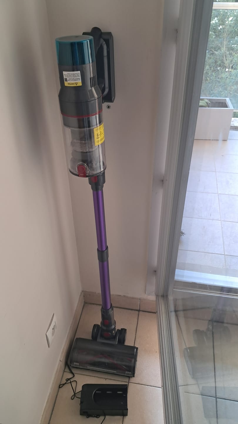 Customer photo review of Aspirateur balai V1 Pro – Moteur ultra-puissant 100 000 tr/min pour une performance exceptionnelle