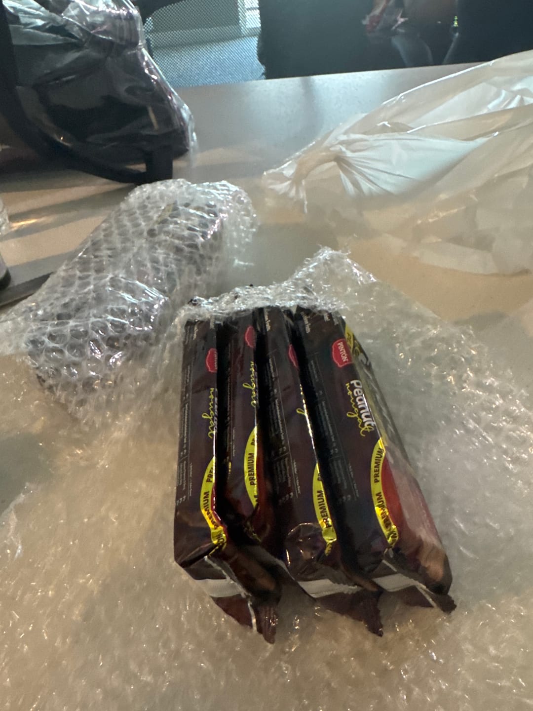 Customer photo review of Turrón de Maní Pintón Peanut