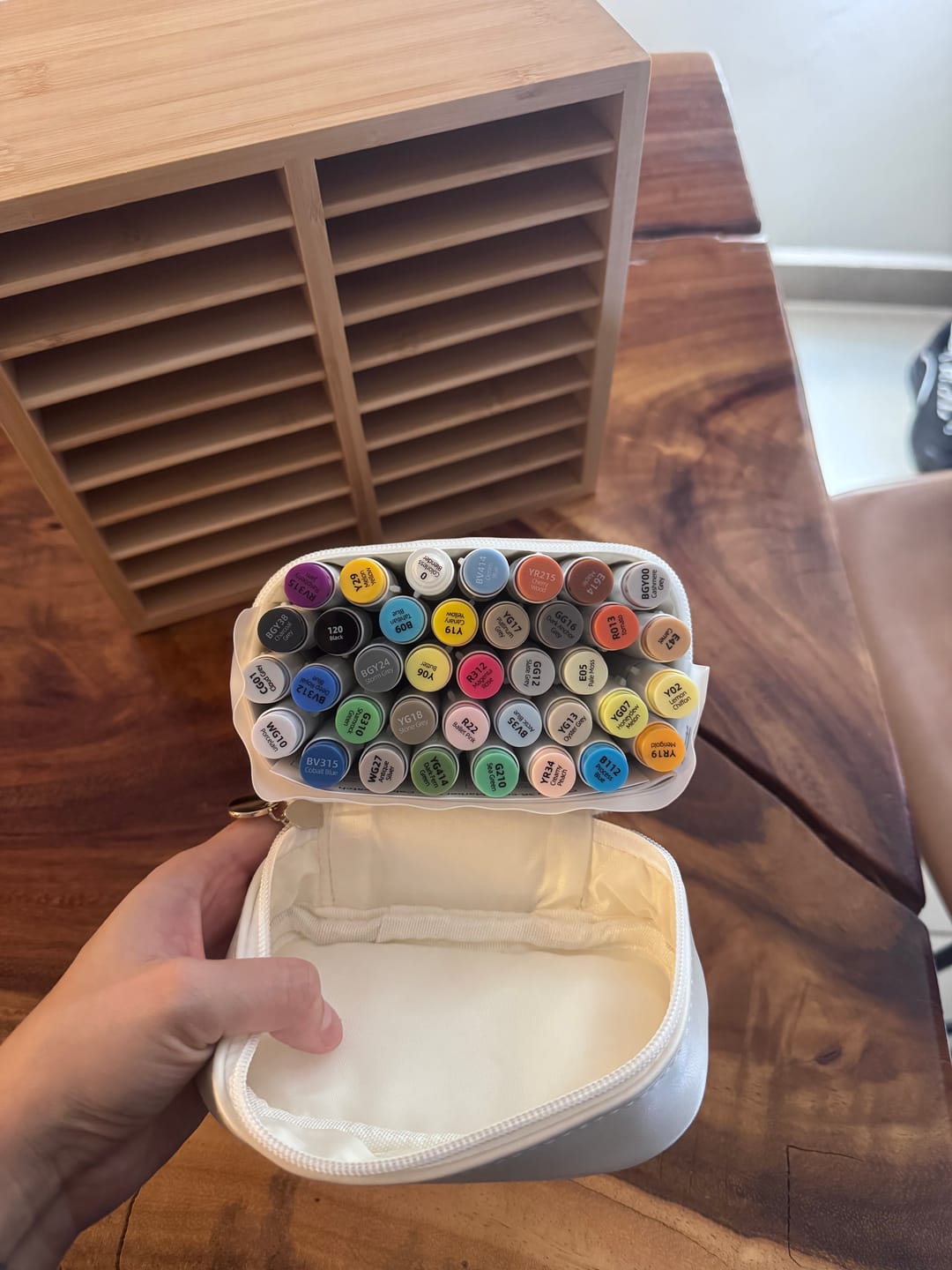Customer photo review of Ohuhu Honolulu Plus Series Supreme Rubber Brush Tip Markers