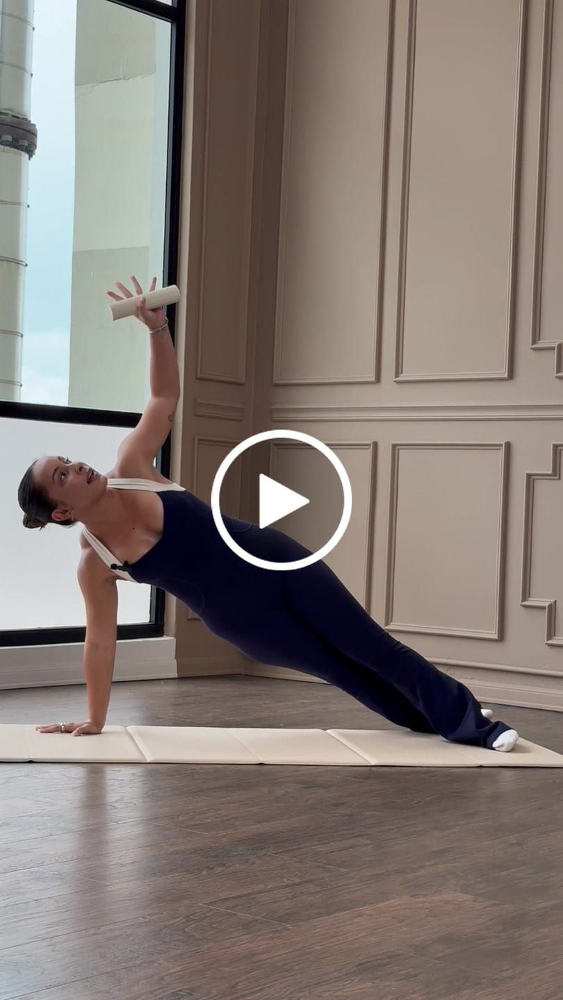 Customer video review of The Sculpt Onesie / Navy-Crème