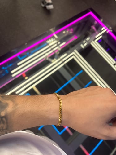 Customer photo review of CLEAN CUBANA BRACELET. - 4MM GOLD