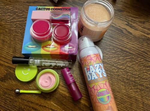 Customer photo review of DREAM SOCIETY SUBSCRIPTION BOX