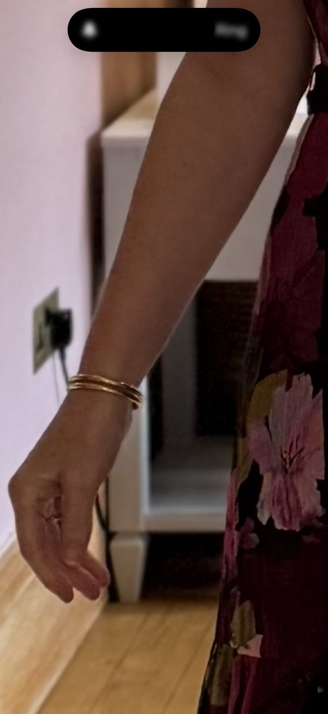 Customer photo review of Classic Oval Bangle