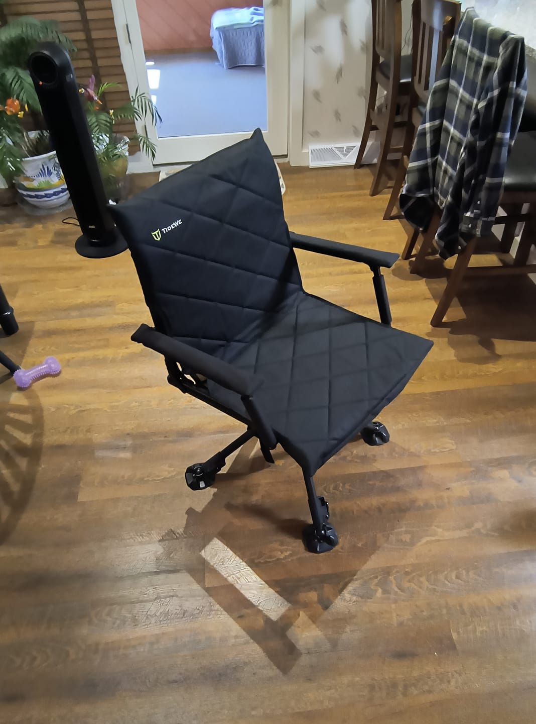 Customer photo review of Hunting Chair Adjustable Height 360°  Swivel Blind Chair With Armrests