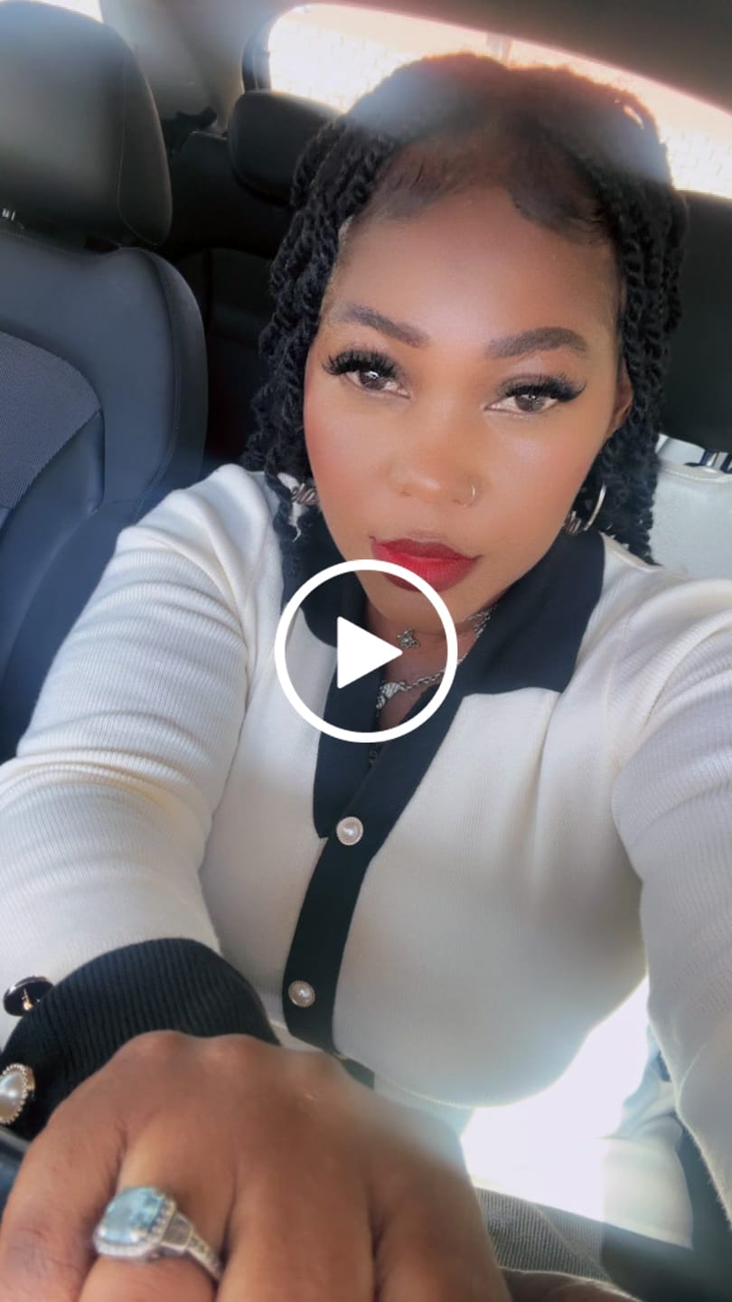 Customer video review of Silver Precious Era Logo Hoops