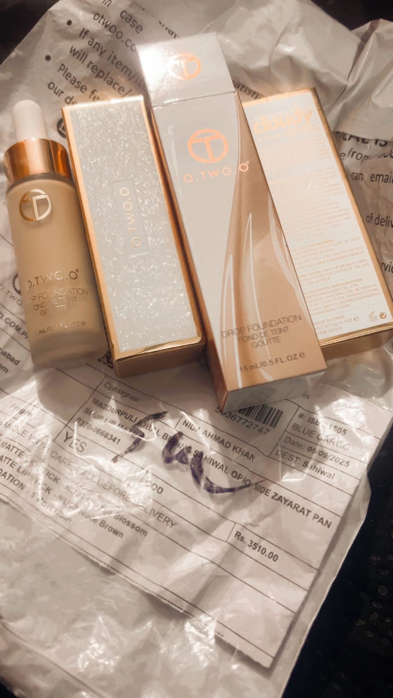 Customer photo review of O.TWO.O LIQUID DROP FOUNDATION