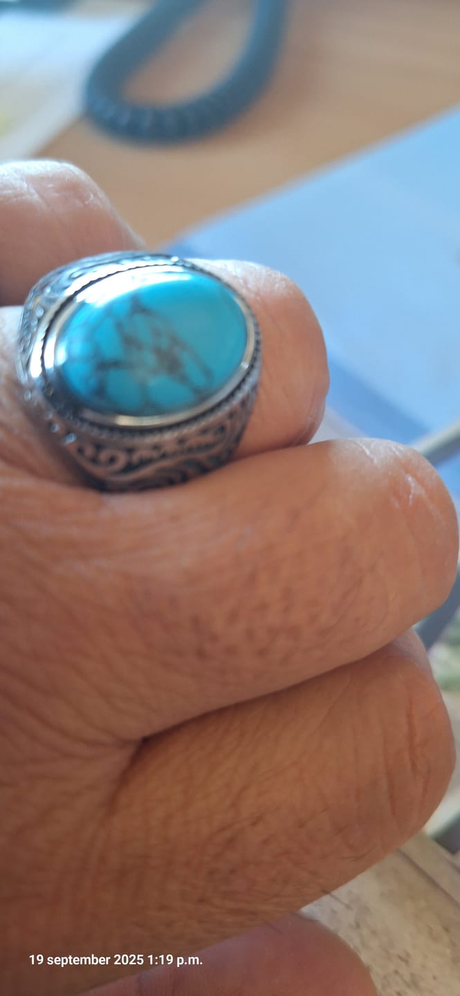 Customer photo review of BLUE EYES.