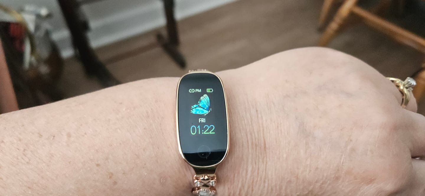 Customer photo review of Fitaos Blood Sugar Blood Pressure monitoring Luxury Diamond Design Fashion Smartwatch