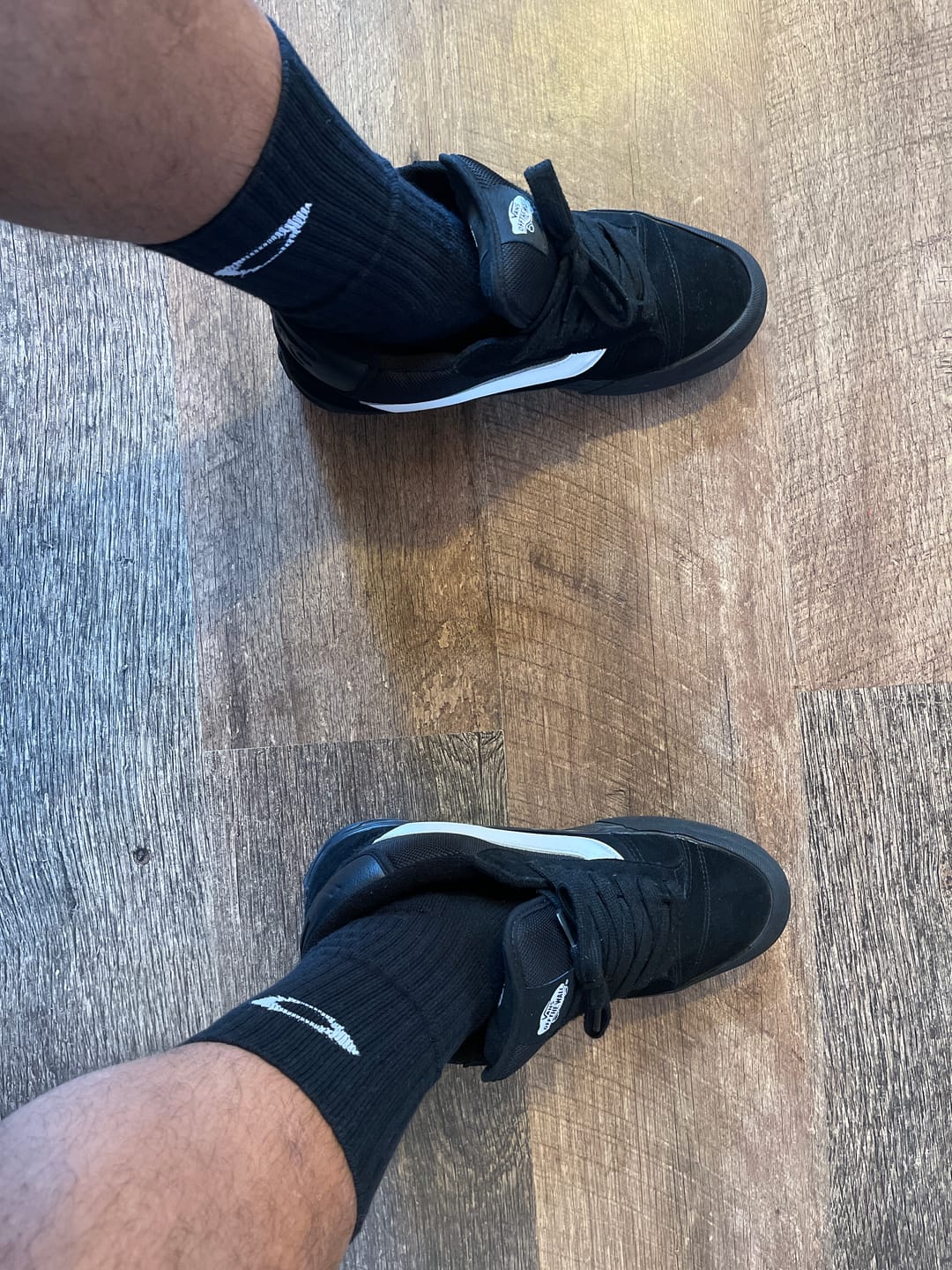 Customer photo review of Zapatilla Vans Knu Mid Hombre Negro