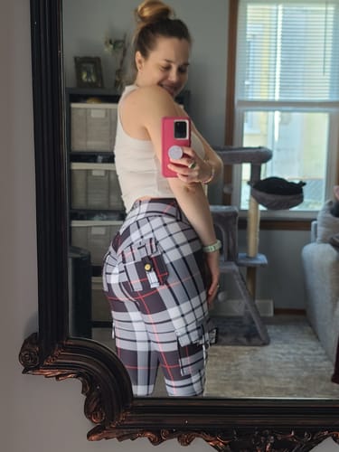Customer photo review of Curve Cargo Leggings Pattern