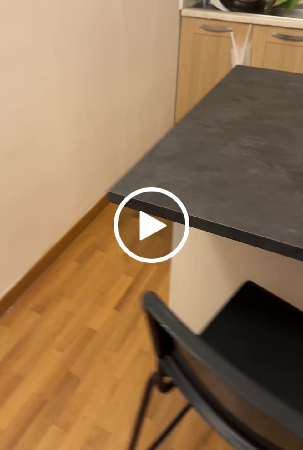 Customer video review of Isola Cucina SOLE 3 Ante – Bianco Lucido/Report, 155x90x90 cm, Made in Italy