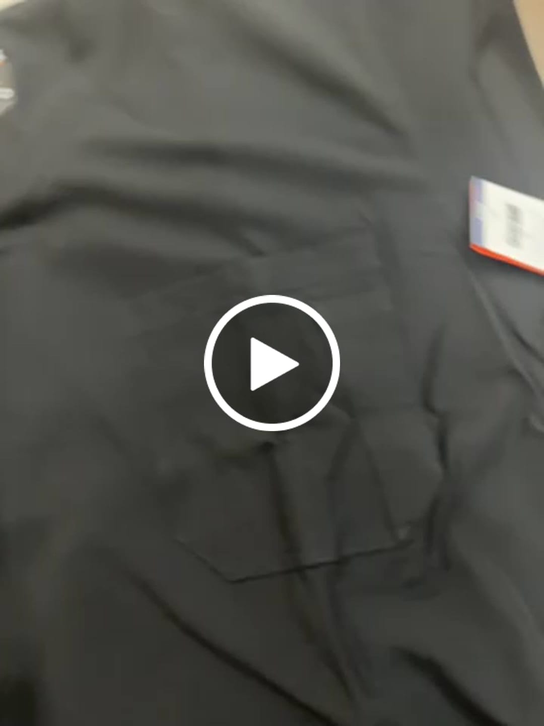 Customer video review of بلوزة سكتشرز جيب واحد