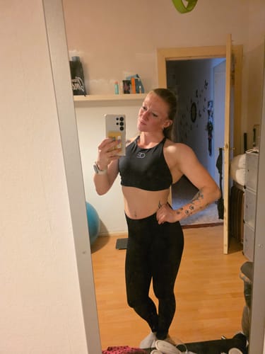 Customer photo review of DAVOMI High Neck Sport-BH - Deep Black