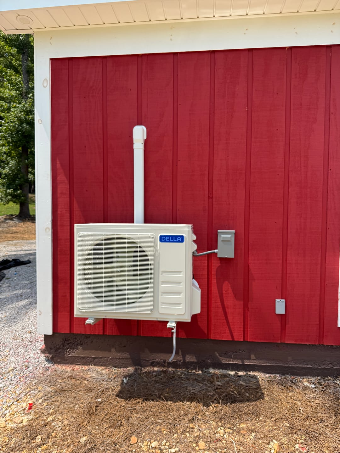Customer photo review of DELLA Wall Mounting Bracket for 6000-36000 BTU Mini Split