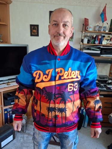 Customer photo review of Maßgeschneidertes Königsblau Gold Jacke