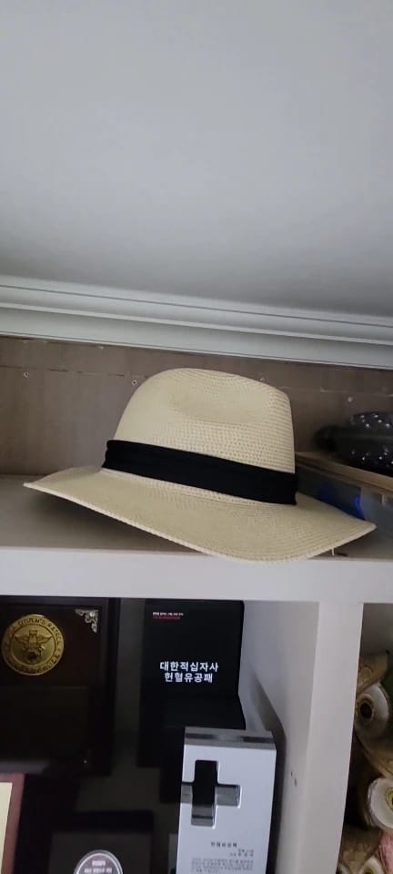 Customer photo review of Panama Straw Hat Unisex Wide Brim Sun Hat For Summer Travel And Beach — Khaki | KIMLUD