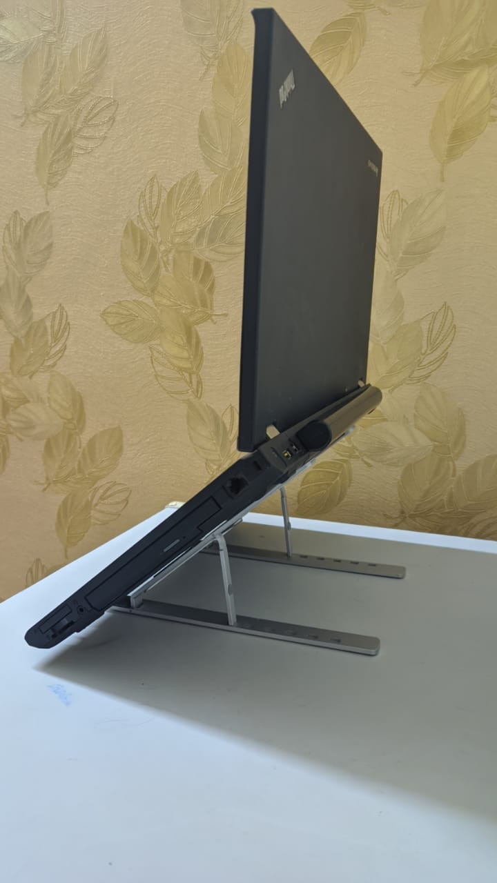 Customer photo review of Aluminum Adjustable Laptop Stand