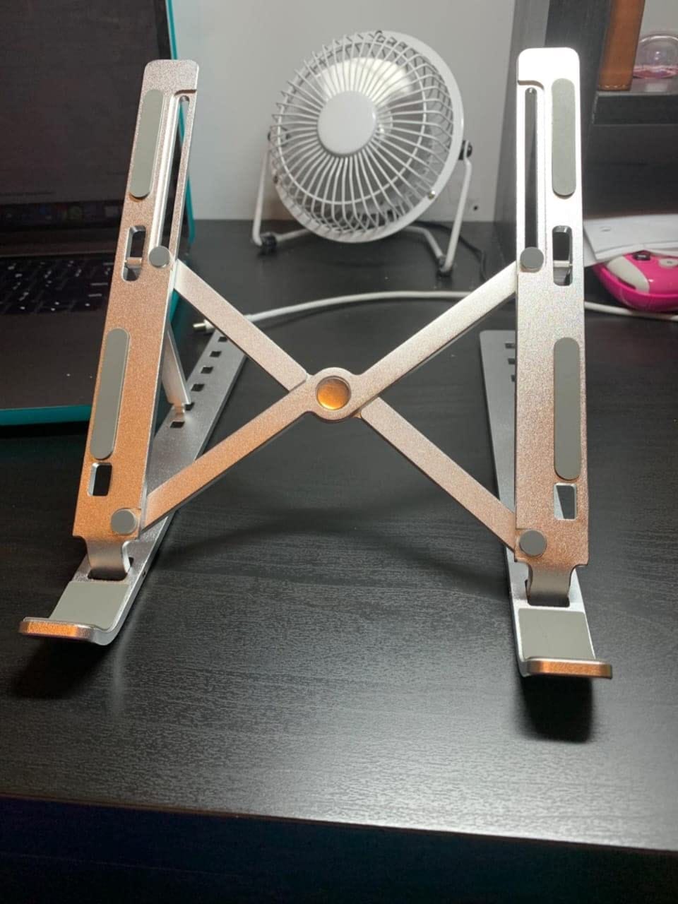 Customer photo review of Aluminum Adjustable Laptop Stand