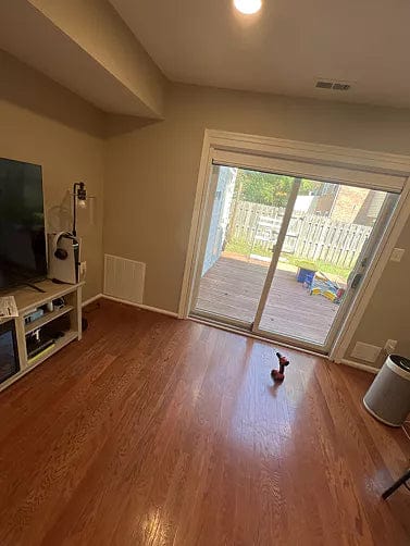 Customer photo review of Bringnox Motorized Roller Shades 100% Blackout Linen